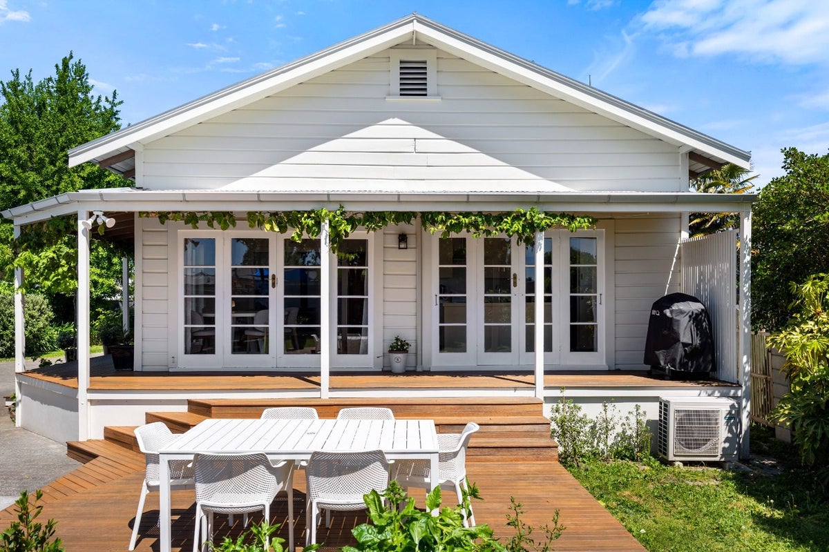 3 Moeller Street, Taradale, Napier - Carousel 22