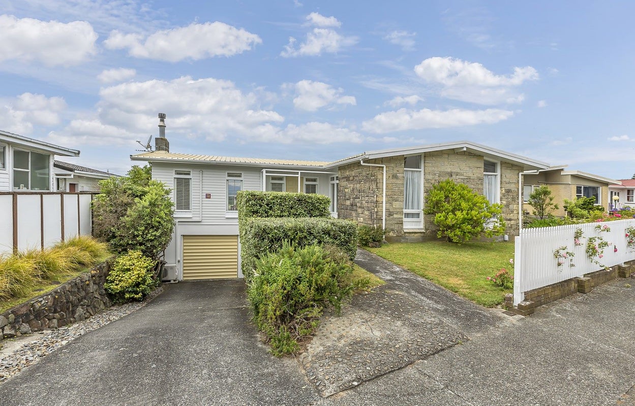 18 Maple Grove, Kingston, Wellington - Carousel 1