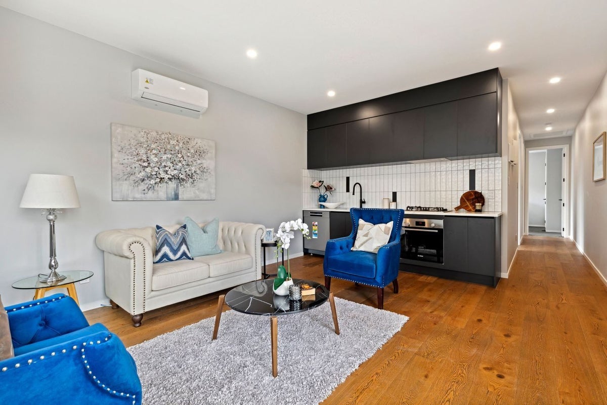 11 Mcindoe Road, Kumeu - Carousel 2