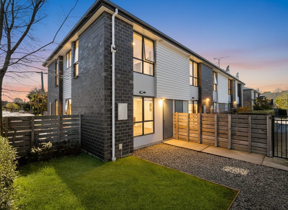 1/14 Buffon Street, Waltham, Christchurch - Carousel 1