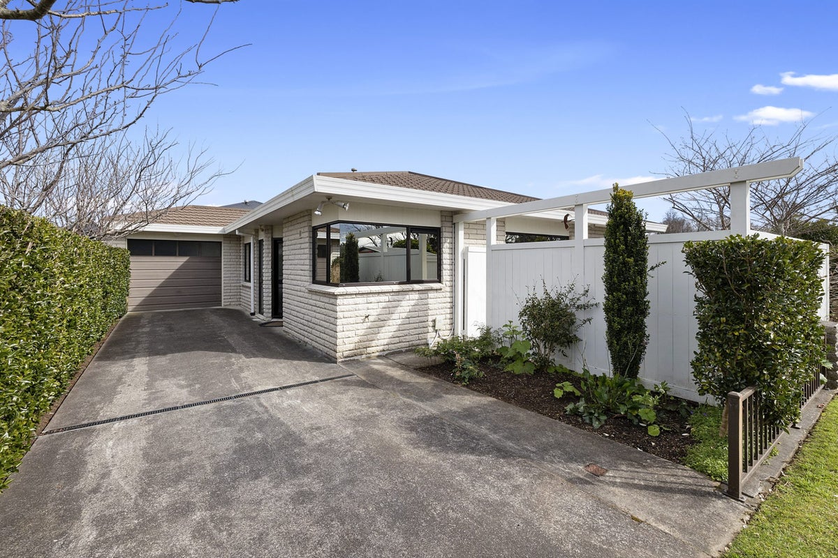 3 Kura Street, Brooklands, New Plymouth - Carousel 2