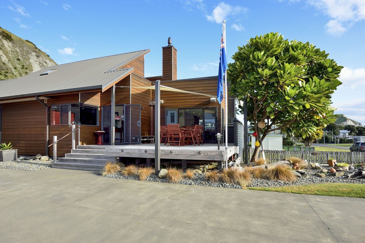 39 Kuku Avenue, Mahia, Mahia - Carousel 1