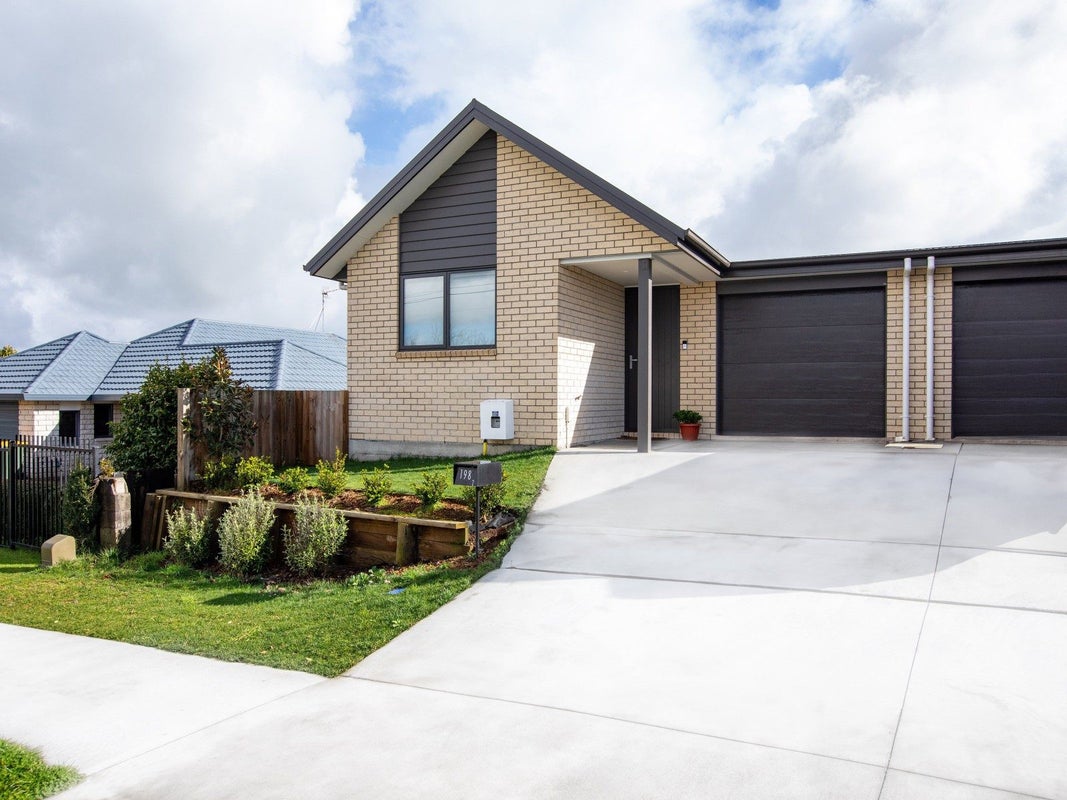 2/198 Grandview Road, Nawton, Hamilton - Carousel 1