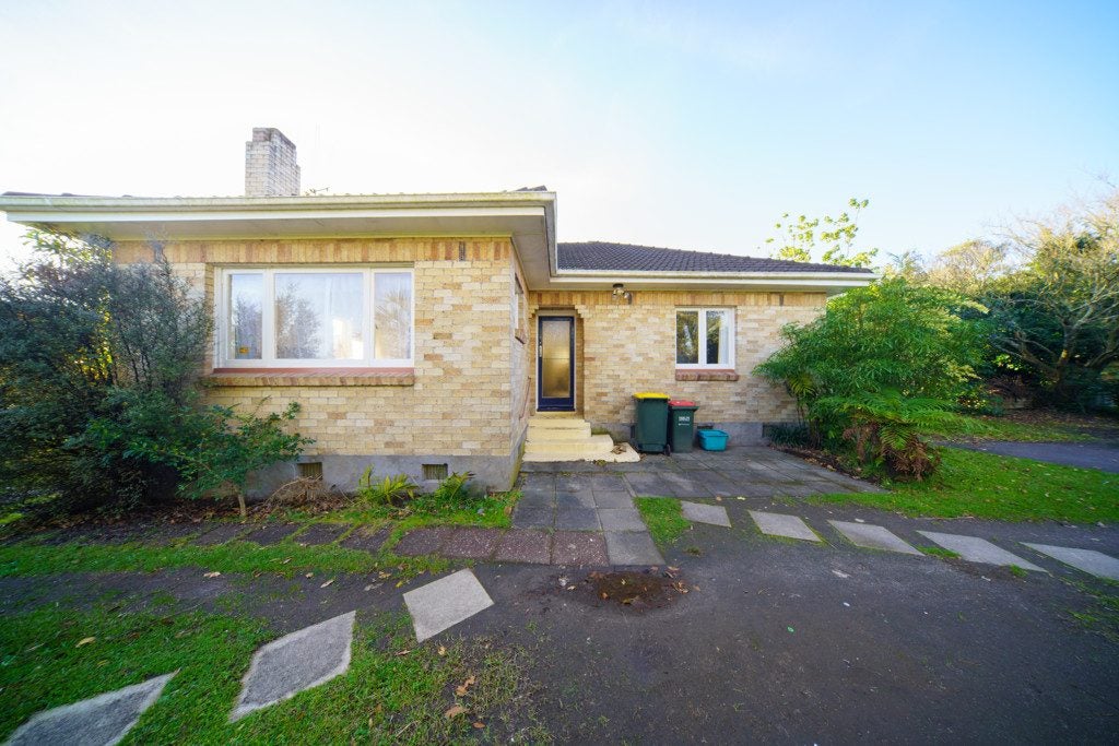 8 Verel Street, Fairfield, Hamilton - Carousel 1