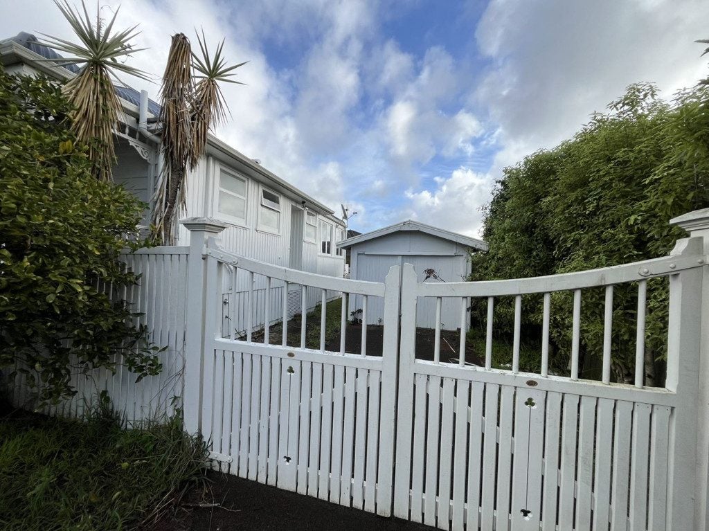 25 Blockhouse Bay Road, Avondale, Auckland - Carousel 2