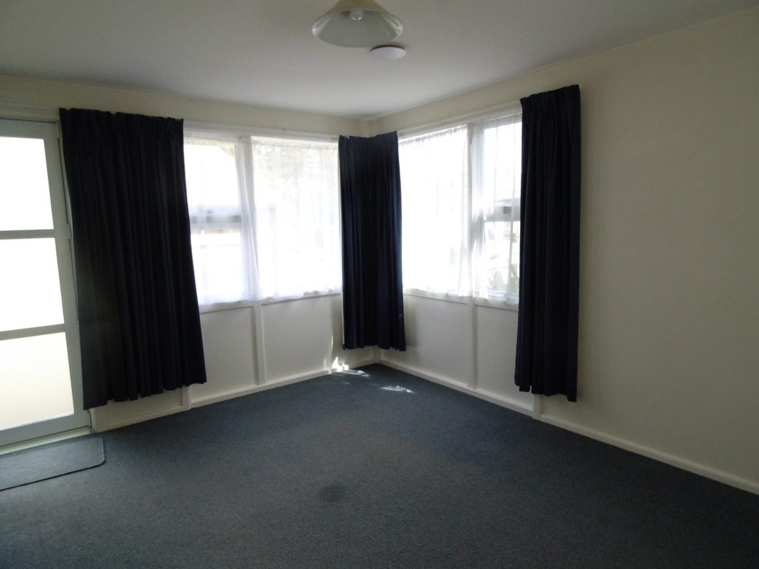 2/9 Abberley Crescent, St Albans, Christchurch - Carousel 2