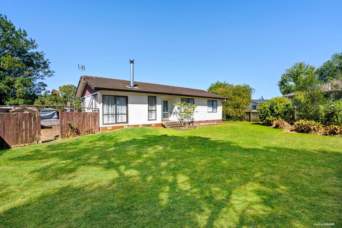 9 Goldnib Place, Randwick Park, Auckland - Carousel 1