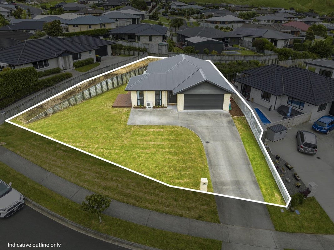93 Ballintoy Park Drive, Welcome Bay, Tauranga - Carousel 1