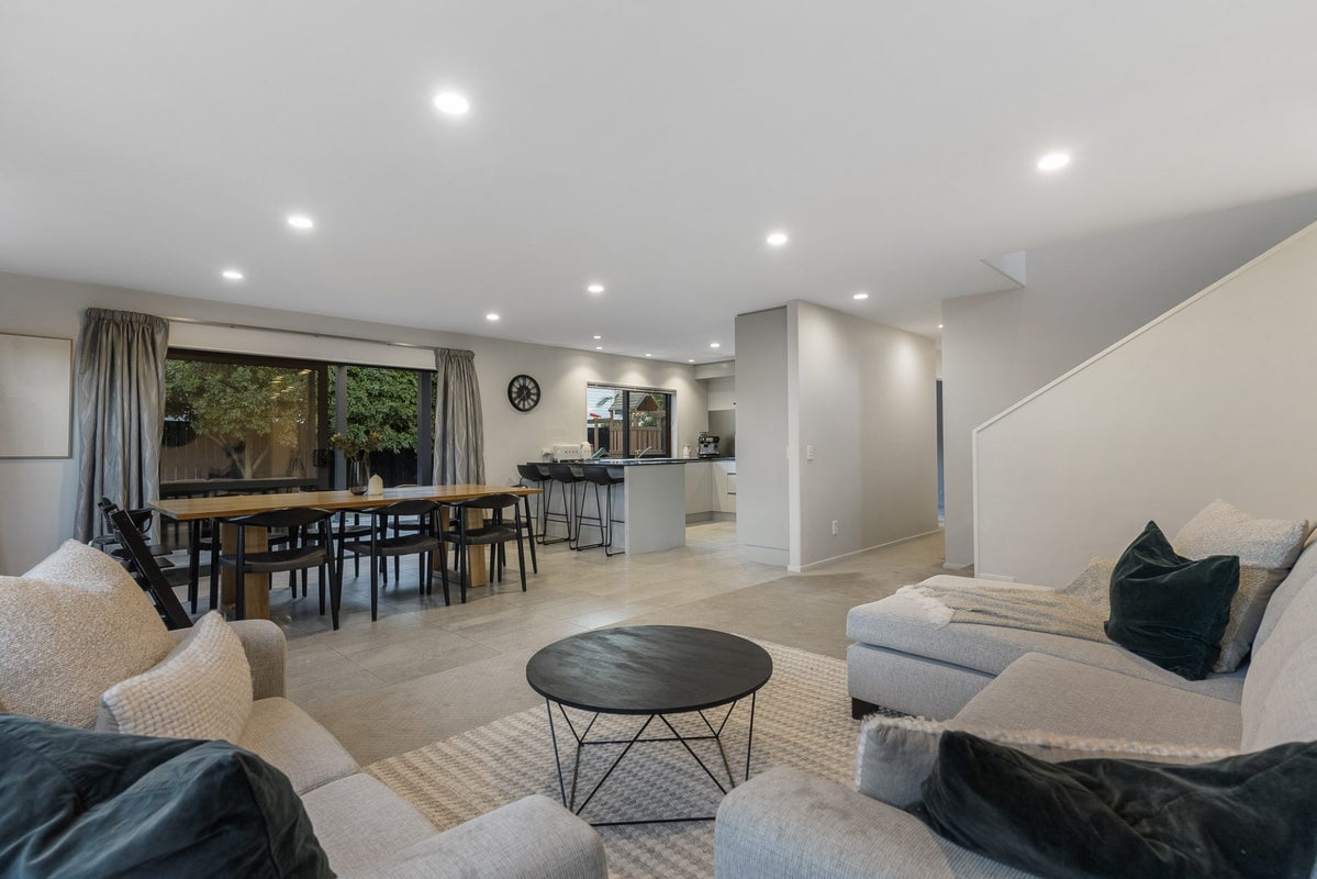16 Springcrest Drive, Karaka, Papakura - Carousel 2