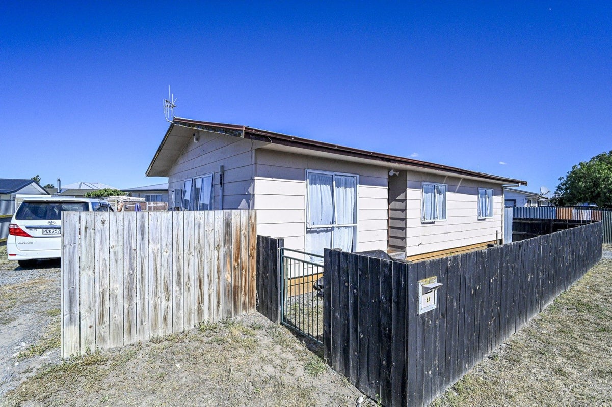 8A Arklow Place, Flaxmere, Hastings - Carousel 1