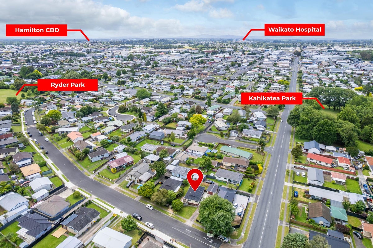 35 Karen Crescent, Dinsdale, Hamilton - Carousel 24