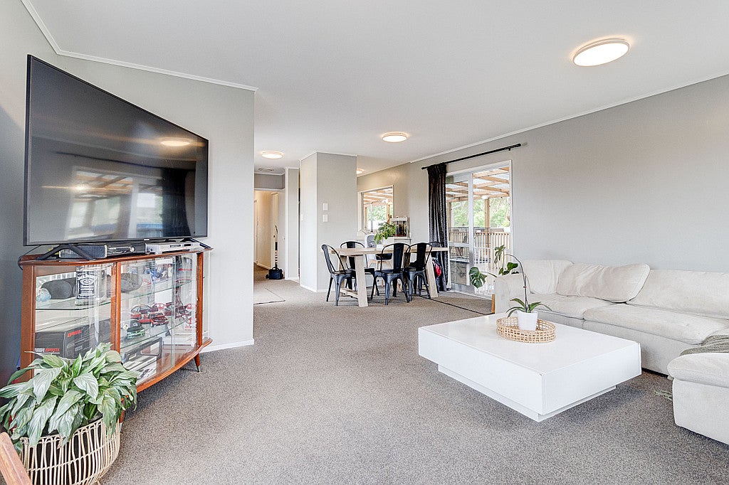 161 Bradbury Road, Highland Park, Manukau - Carousel 1