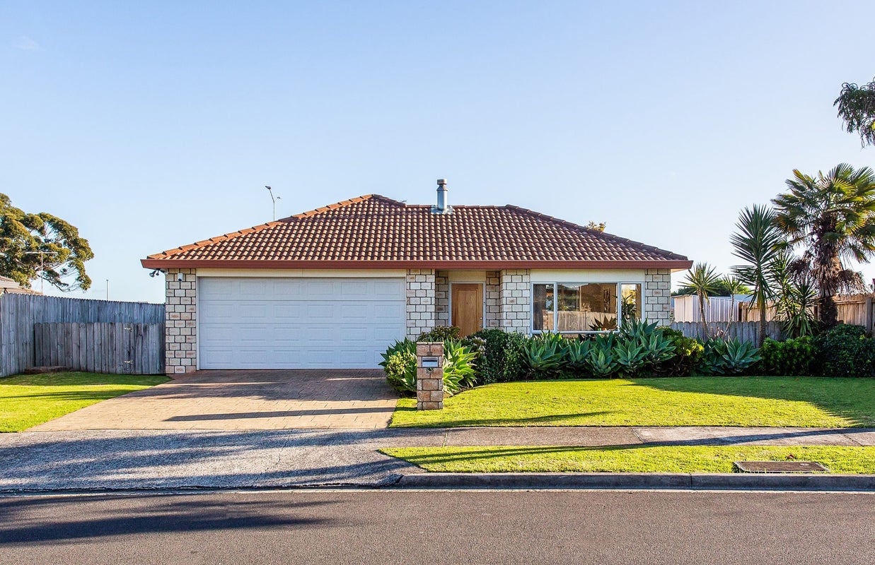 27 Morewa Place, Takanini, Auckland - Carousel 1