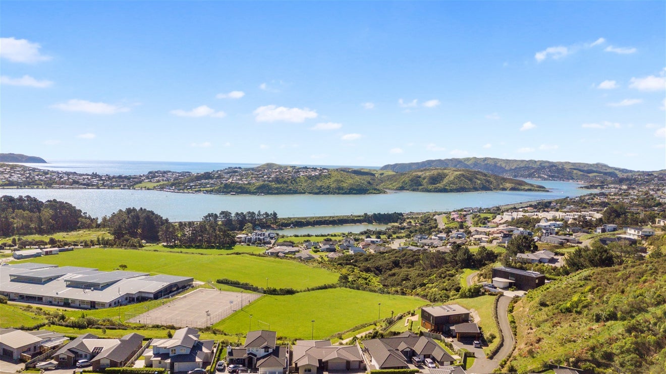 3 Baxters RISE, Aotea, Porirua - Carousel 1
