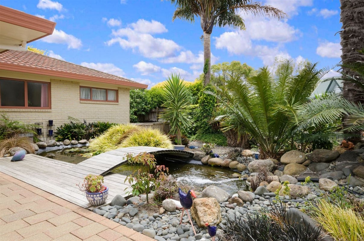 24 Sunny Crescent, Huapai, Kumeu - Carousel 2