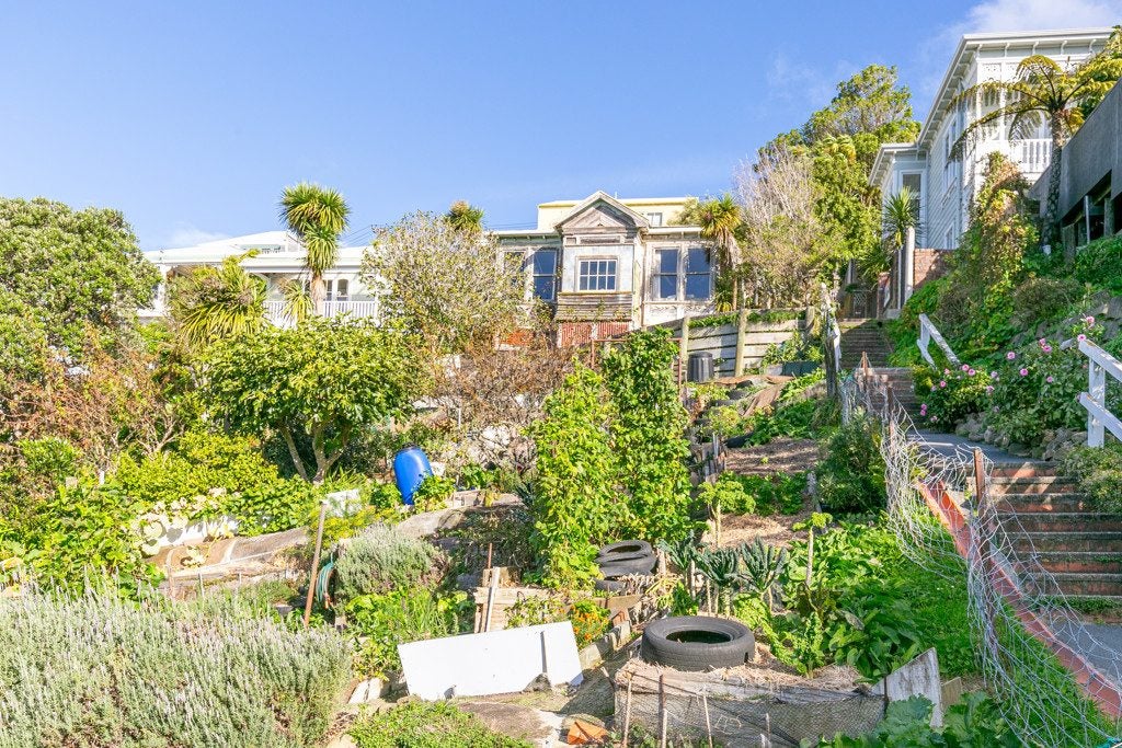 18 Dorking Road, Brooklyn, Wellington - Carousel 1