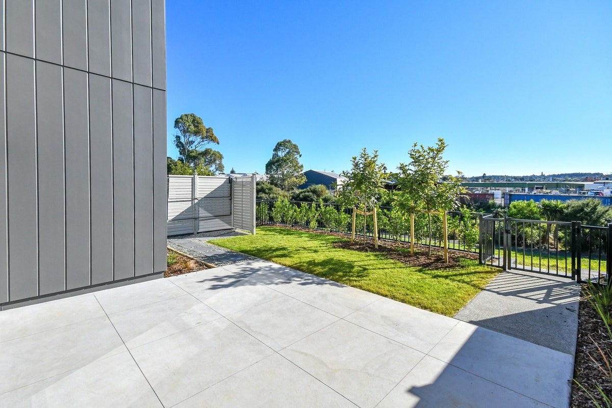 11 Pohorama Lane, Takanini, Auckland - Carousel 2