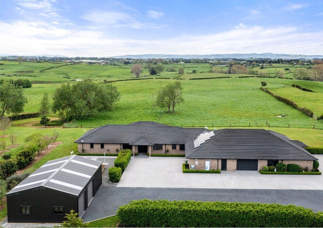 64 Hawthorne Lane, Papakura - Carousel 1