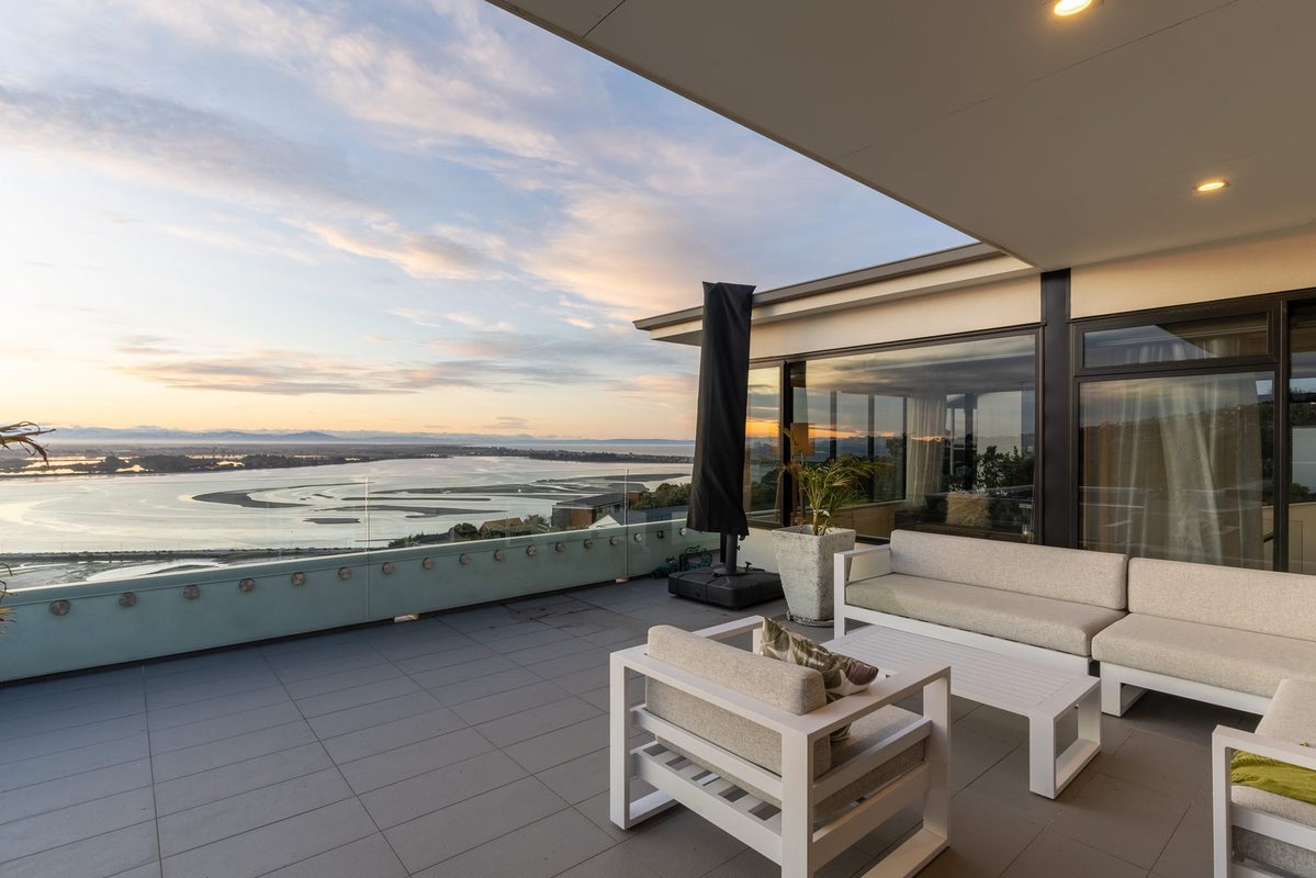 11A Inverness Lane, Redcliffs, Christchurch - Carousel 1