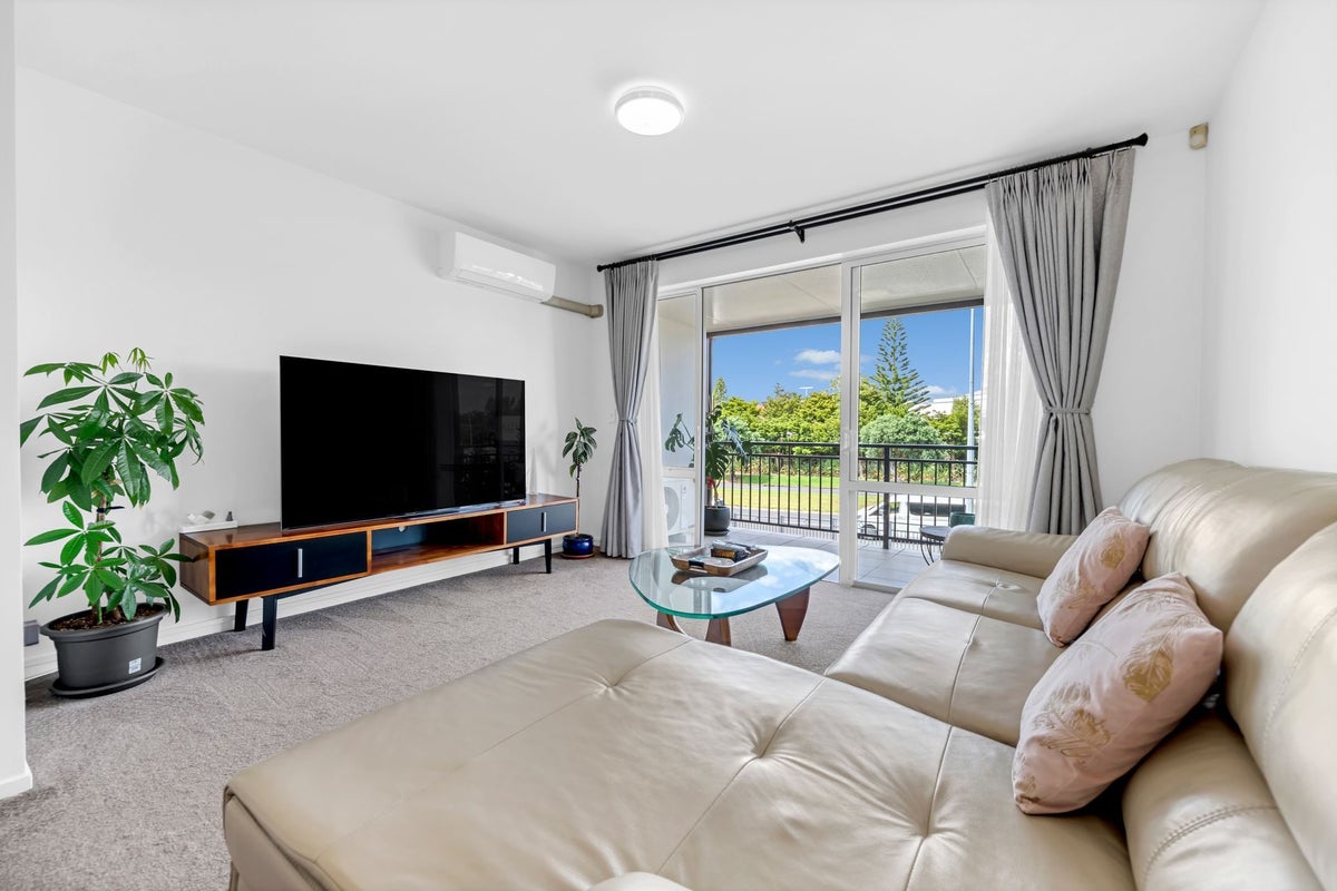 4/28 Oneroa Road, East Tamaki, Auckland - Carousel 2