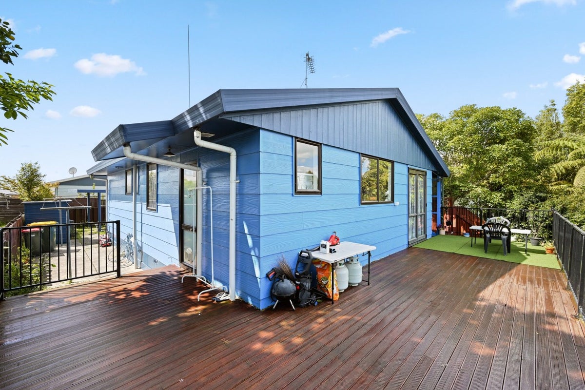 12C Saxbys Road, Glenview, Hamilton - Carousel 2