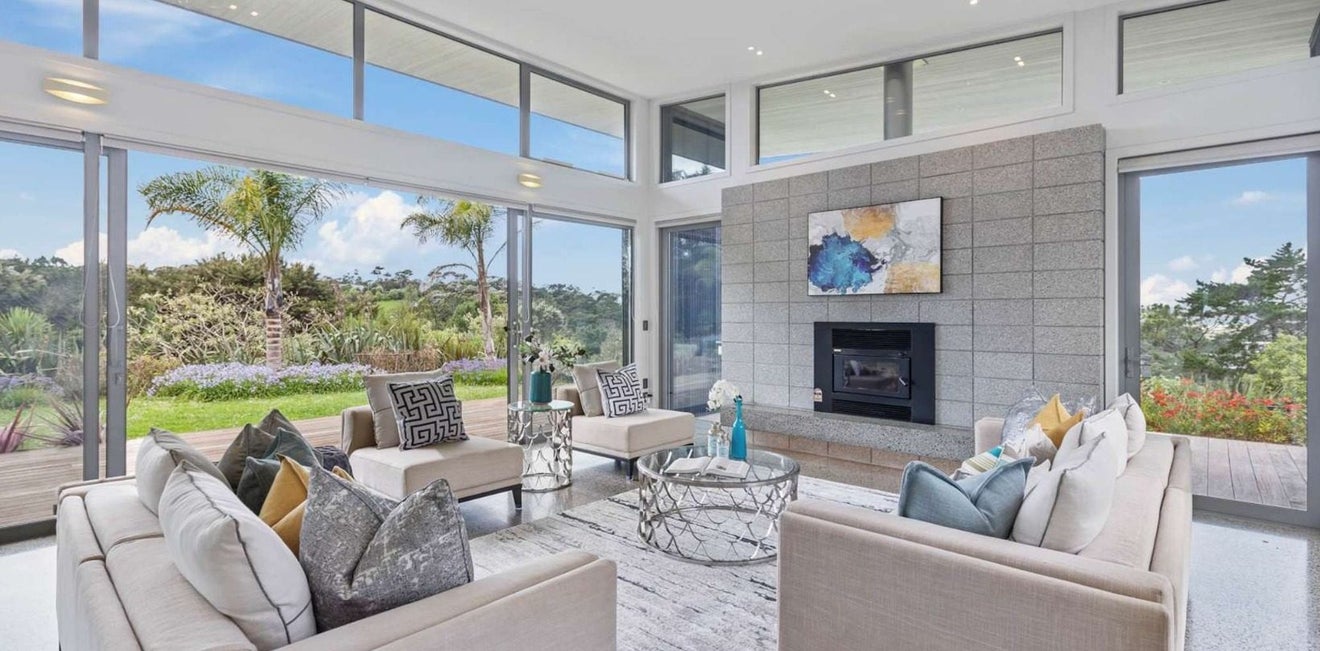 14 Stevensons Crescent, Albany - Carousel 2