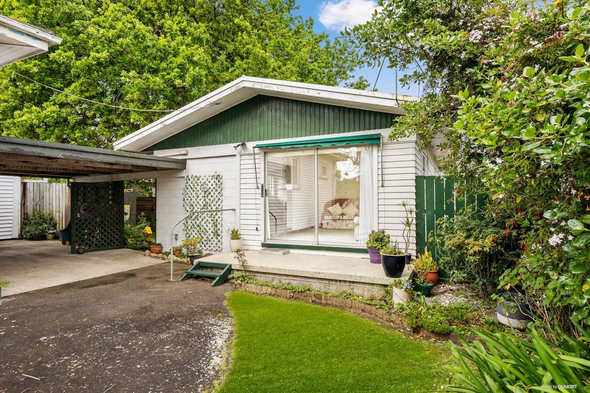 2/14 Halsey Road, Manurewa, Auckland - Carousel 14