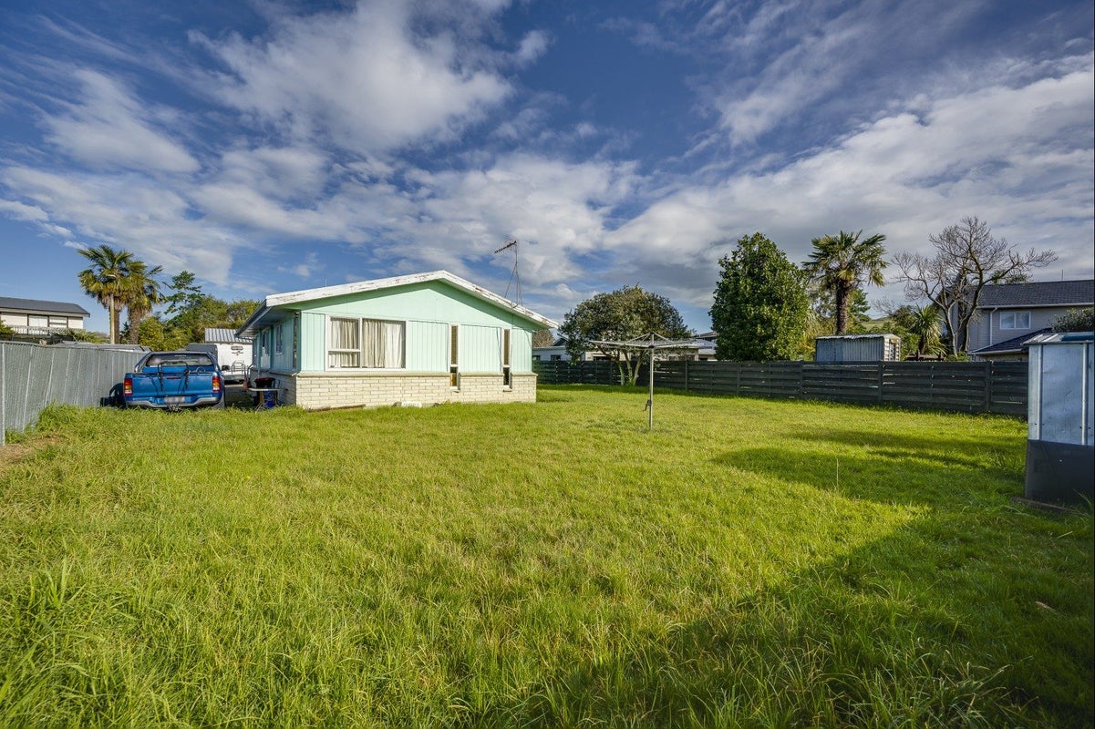 37 Elliott Street, Taradale, Napier, Hawke's Bay - Carousel 2