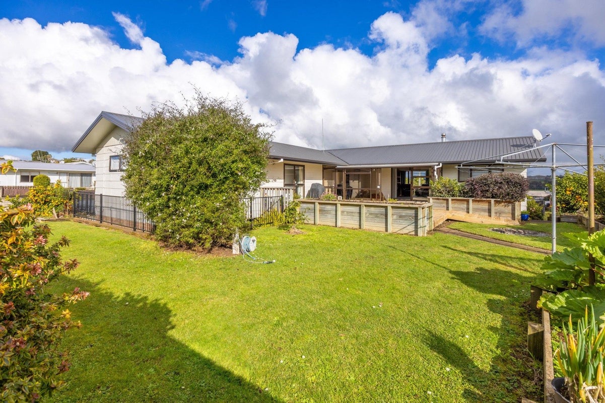 194 Newcastle Road, Nawton, Hamilton - Carousel 16
