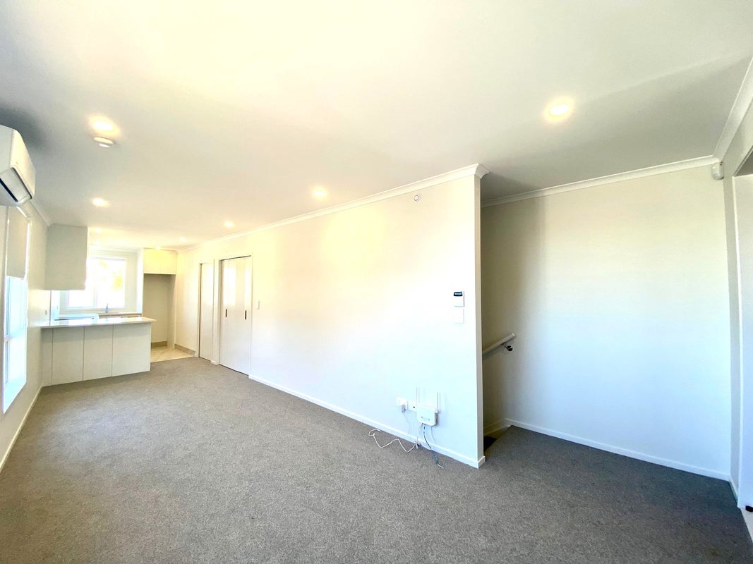 95E Athena Drive, Totara Vale, Auckland - Carousel 2