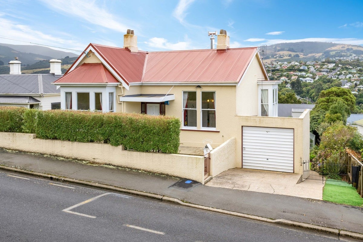 6 Cannington Road, Maori Hill, Dunedin - Carousel 2