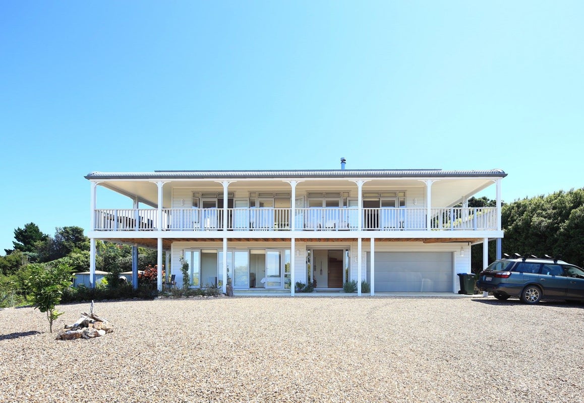 1/304B Sea View Road, Waiheke Island, Auckland - Carousel 1