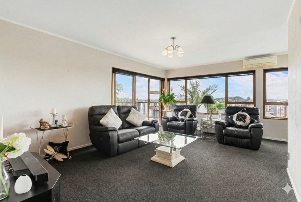 2/22 Martin Crescent, Northcote, Auckland - Carousel 2