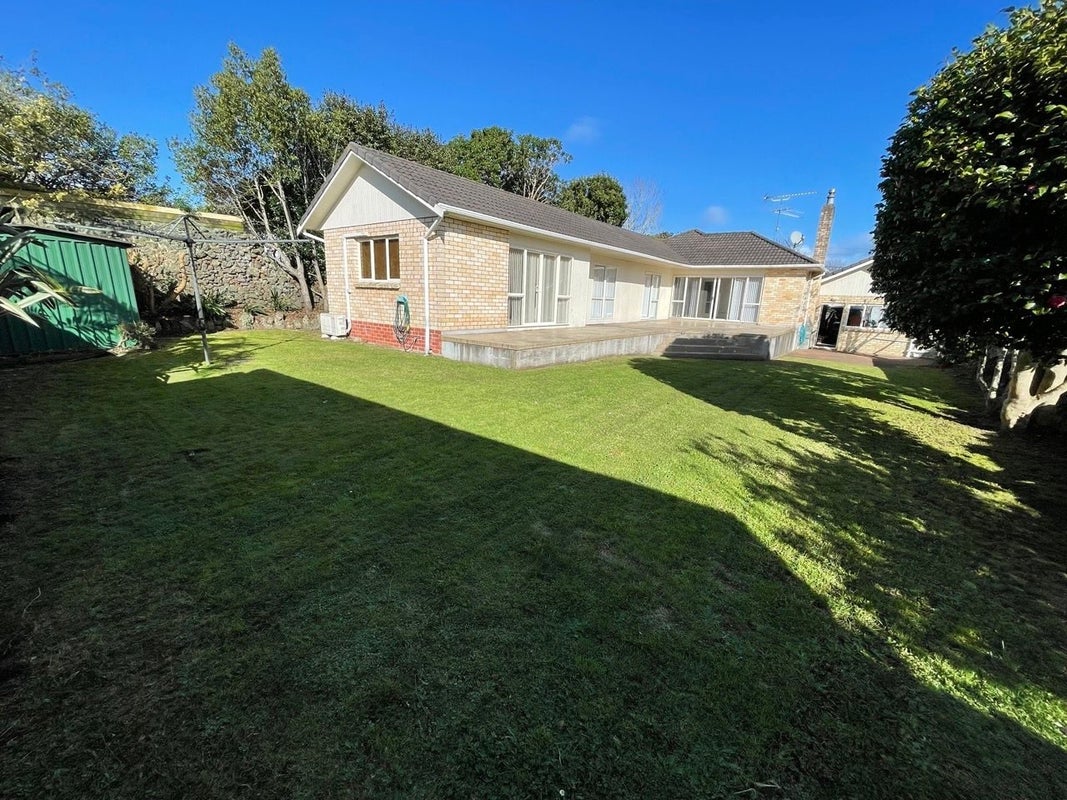 39 Fairview Road, Mount Eden, Auckland - Carousel 1