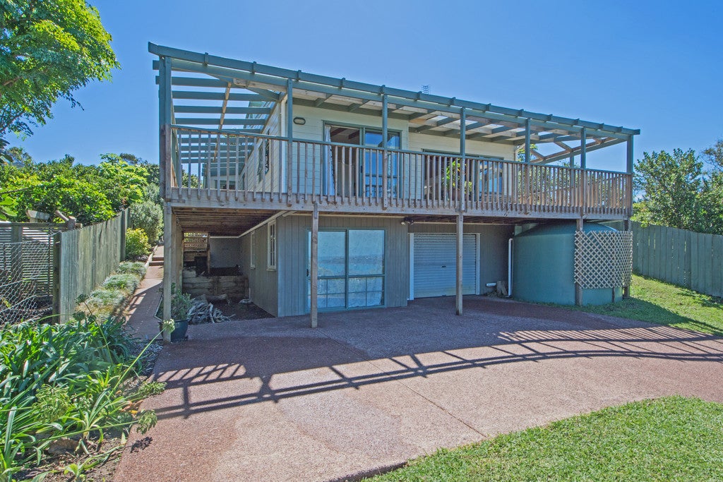 13 Moana Avenue, Surfdale, Waiheke Island - Carousel 2