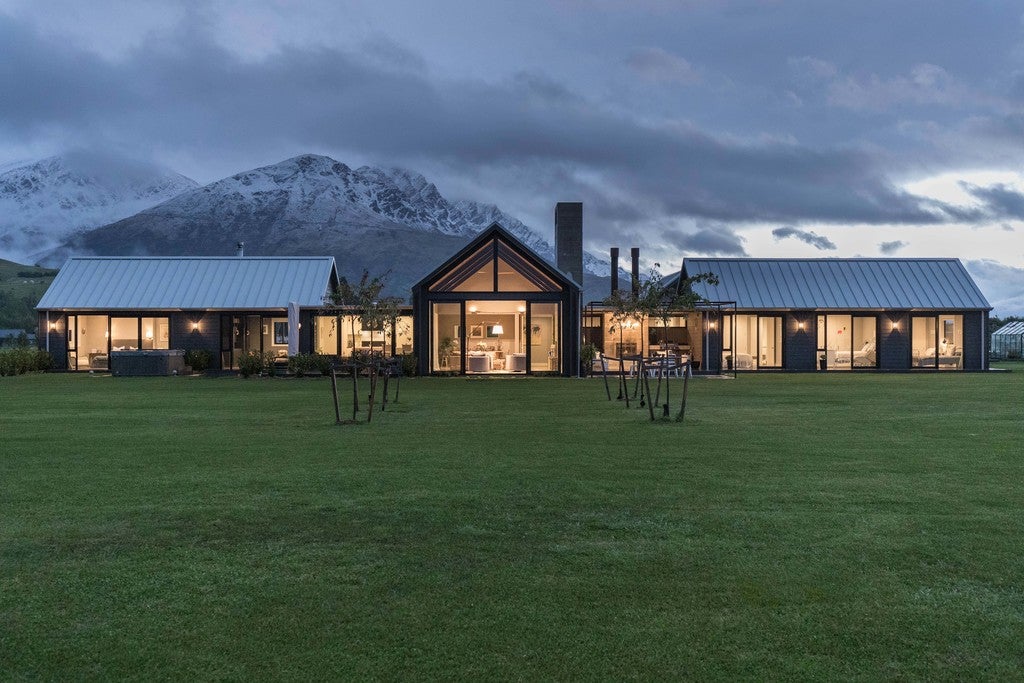 62 DOMAIN RD, LOWER SHOTOVER, FRANKTON - Carousel 1