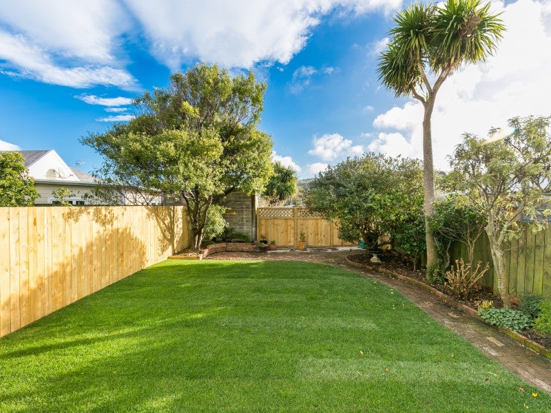 92 Owen Street, Newtown, Wellington - Carousel 13