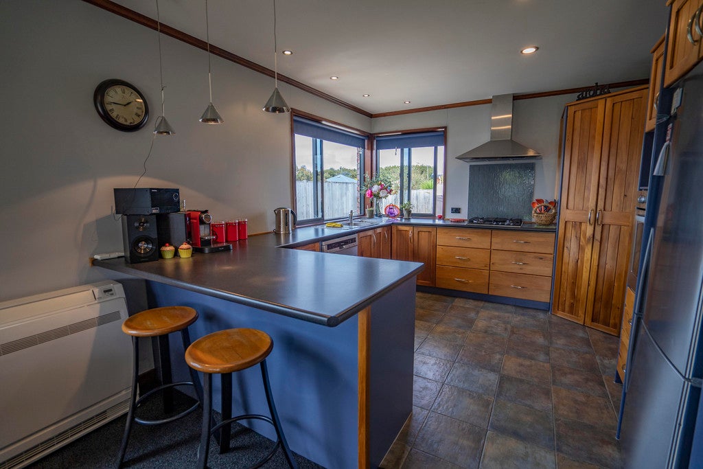 100 Gimblett Court, Waikiwi, Invercargill - Carousel 2