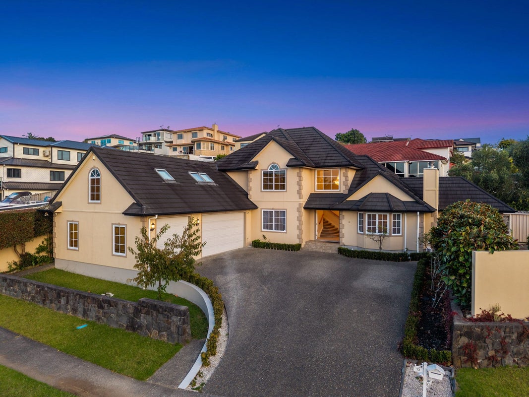 13 The Enclave, Totara Heights, Auckland - Carousel 1
