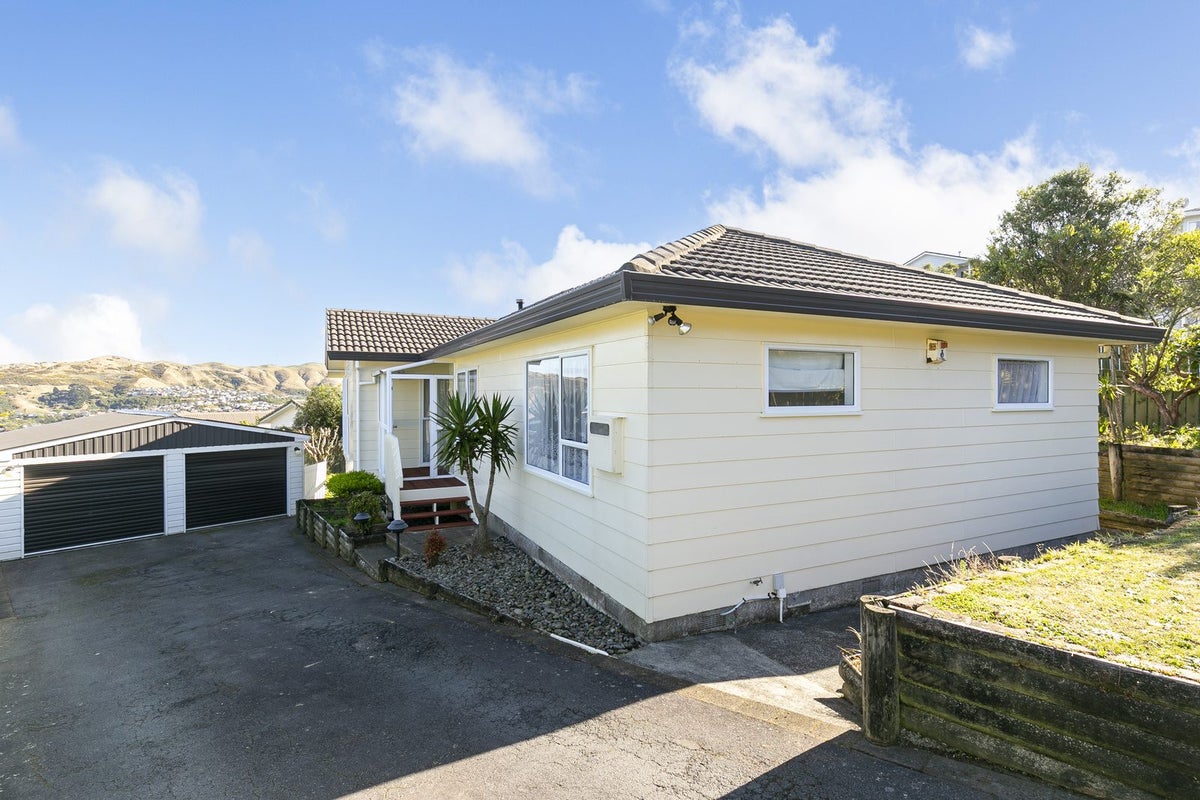 9 Mayaro Crescent, Grenada Village, Wellington - Carousel 13