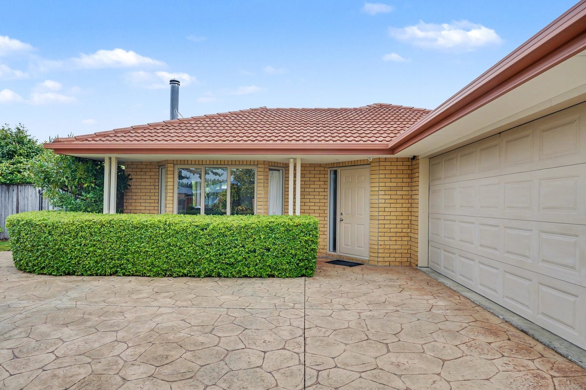 50 Coolspring Way, Redwood, Christchurch - Carousel 1