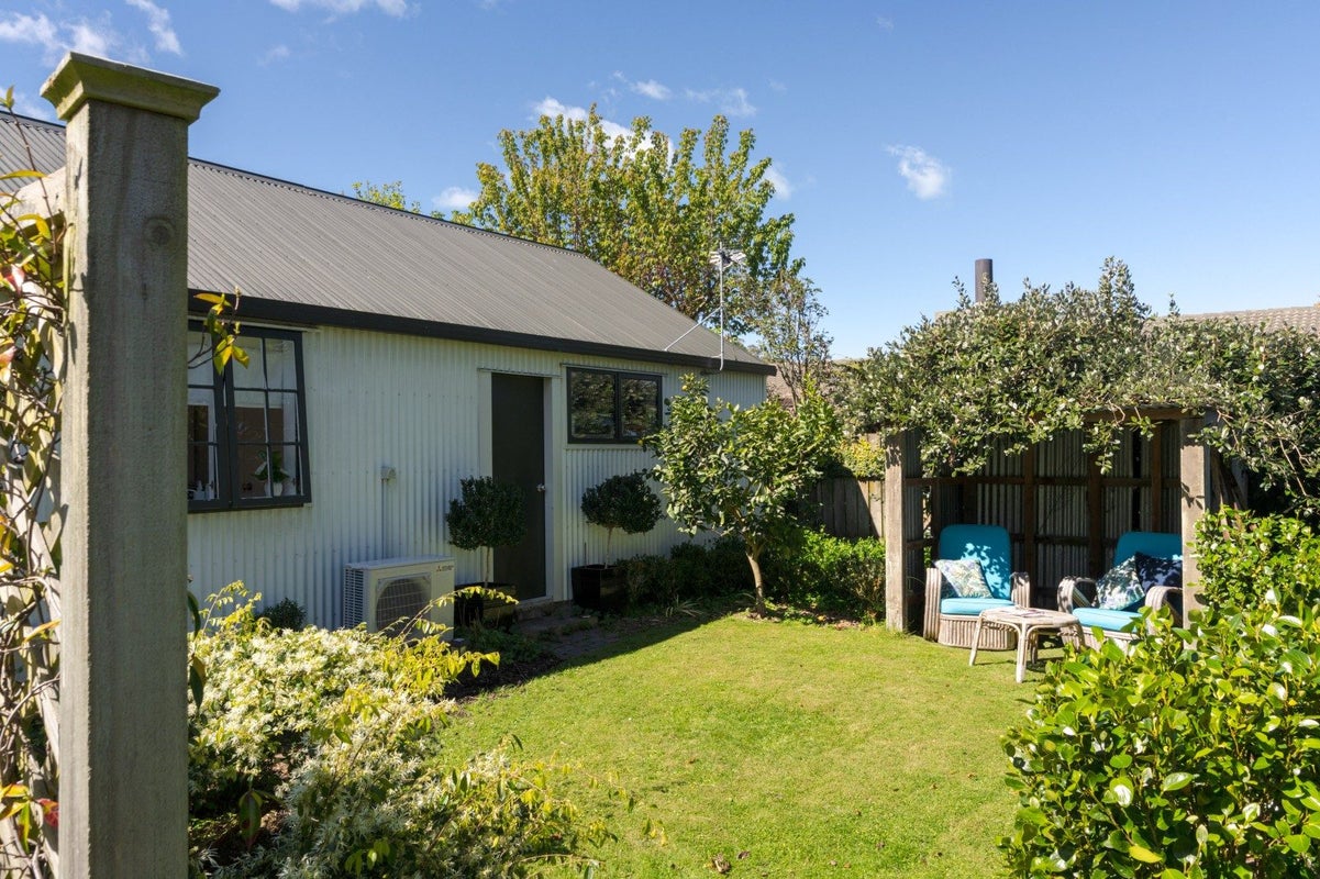 22 Kelvin Street, Inner Kaiti, Gisborne - Carousel 25