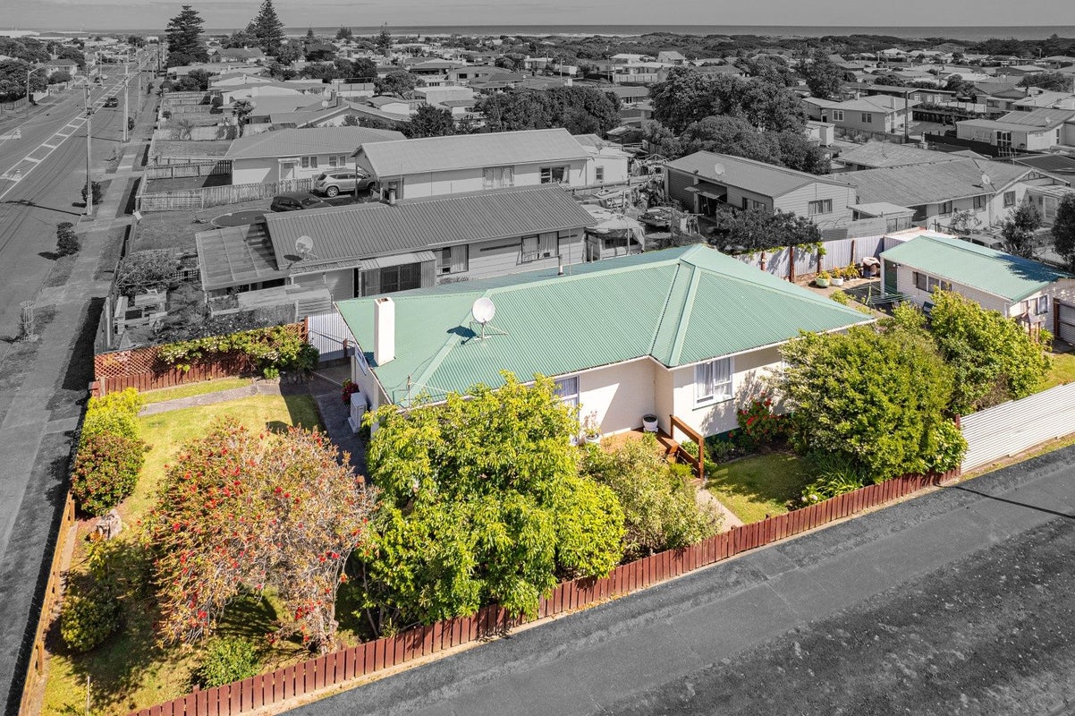 85 Cornfoot Street, Castlecliff, Whanganui - Carousel 1