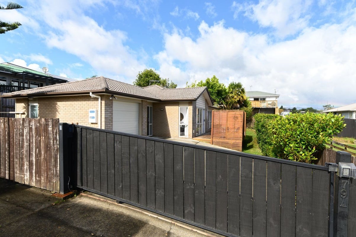79A Awaroa Road, Sunnyvale, Auckland - Carousel 18
