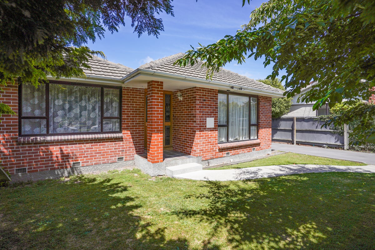 18 Dunedin Street, Redwood, Christchurch - Carousel 1