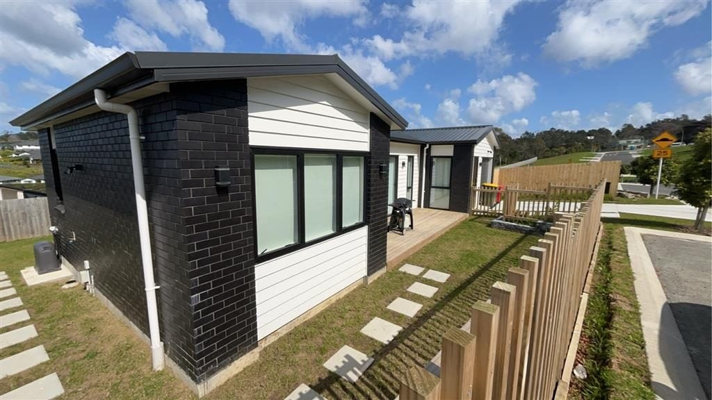 6 Whenuateitei Crescent, Stanmore Bay, Whangaparaoa - Carousel 2