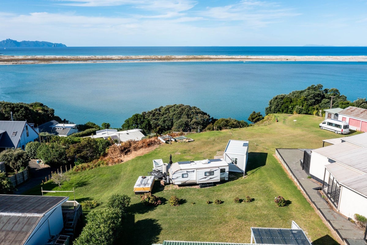 61 Eveline Street, Mangawhai Heads, Mangawhai - Carousel 2