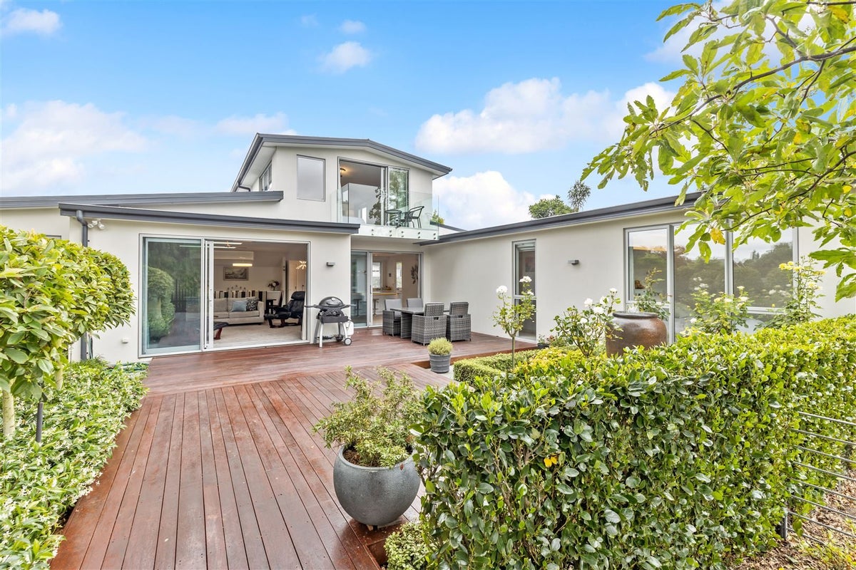 4 Lime Tree Lane, Harewood, Christchurch - Carousel 1