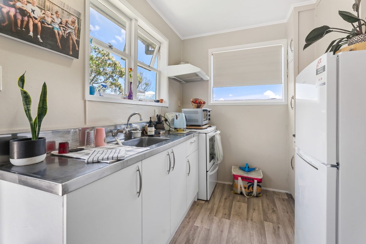 1/24 Abercrombie Street, Howick, Auckland - Carousel 2
