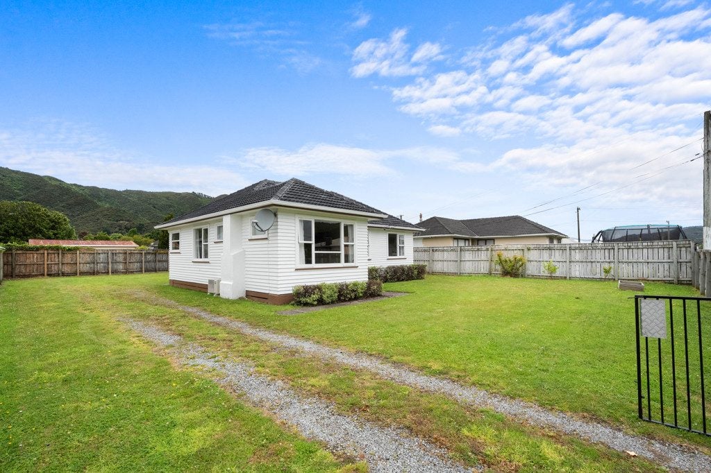42 Donnelley Drive, Wainuiomata, Lower Hutt - Carousel 1